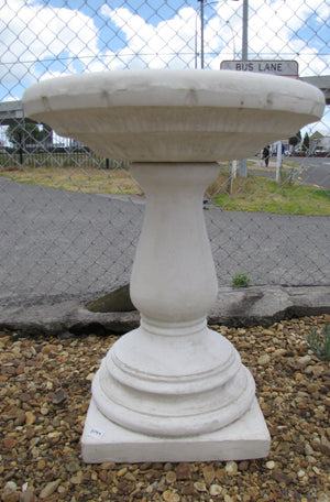The Faraway Garden Somerset Bird Bath is a classically proportioned pedestal bird bath with linear detailing and a beautiful showpiece for any garden setting; whether in a more formal rose garden or nestled in a rambling herbaceous border. 
