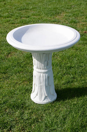 This impressively, elegant bird bath with its distinctive pedestal with its petal design and generous bowl is a beautiful showpiece in any garden setting. Choose our Iris Bird Bath for a more formal rose garden, at the end of the lawn; to a position nestled in a rambling herbaceous border. Looks great with a sepia wash for an aged effect.